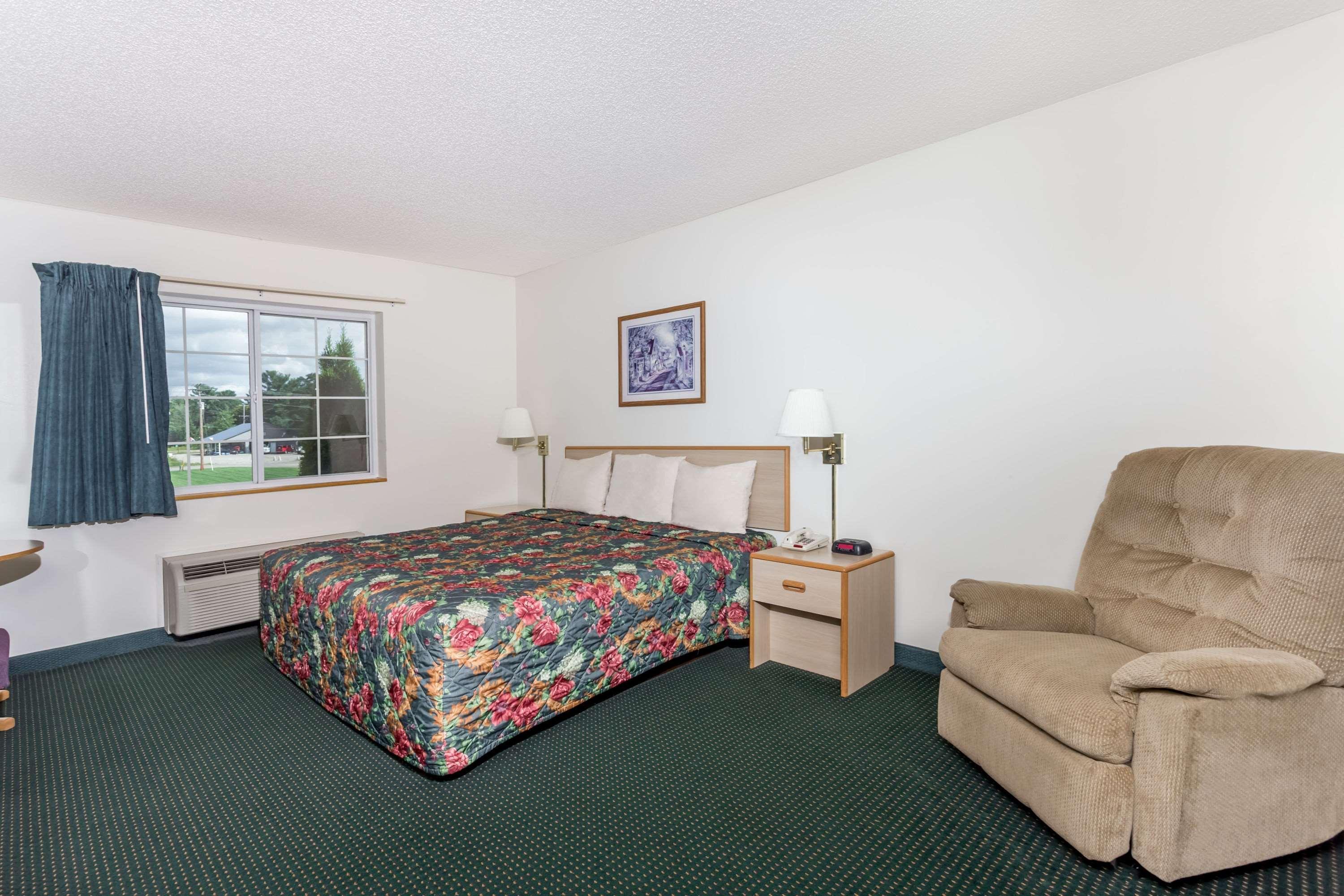 Super 8 By Wyndham Eagle River Exteriér fotografie